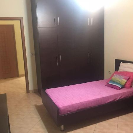 Lovely 2 Bedroom Apartment Tirana Exterior foto
